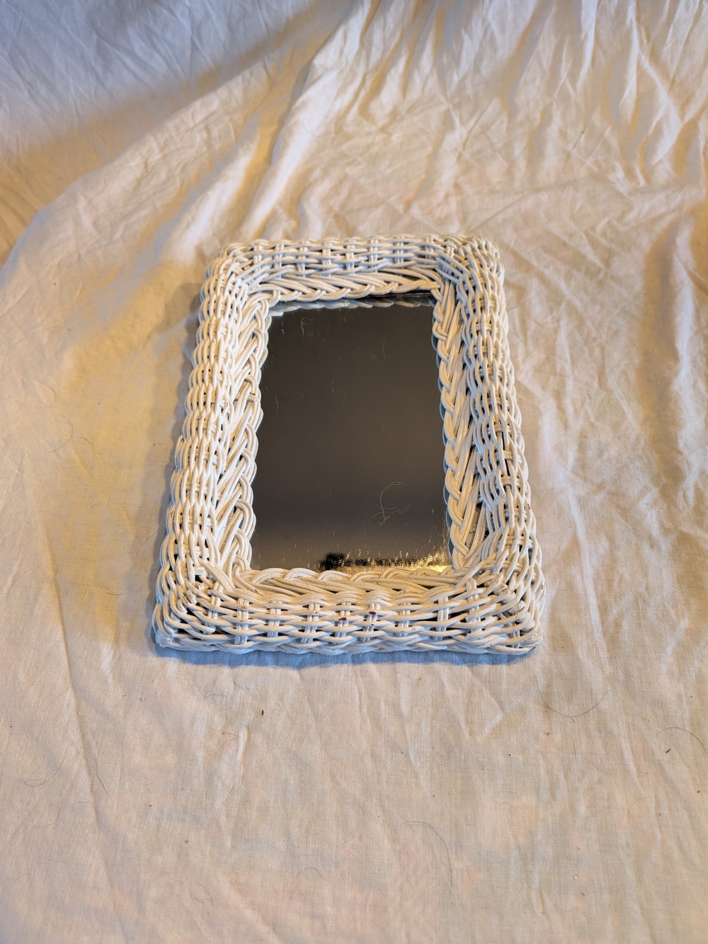 2/50$ Vintage White Wicker Rectangular Wall Mirror